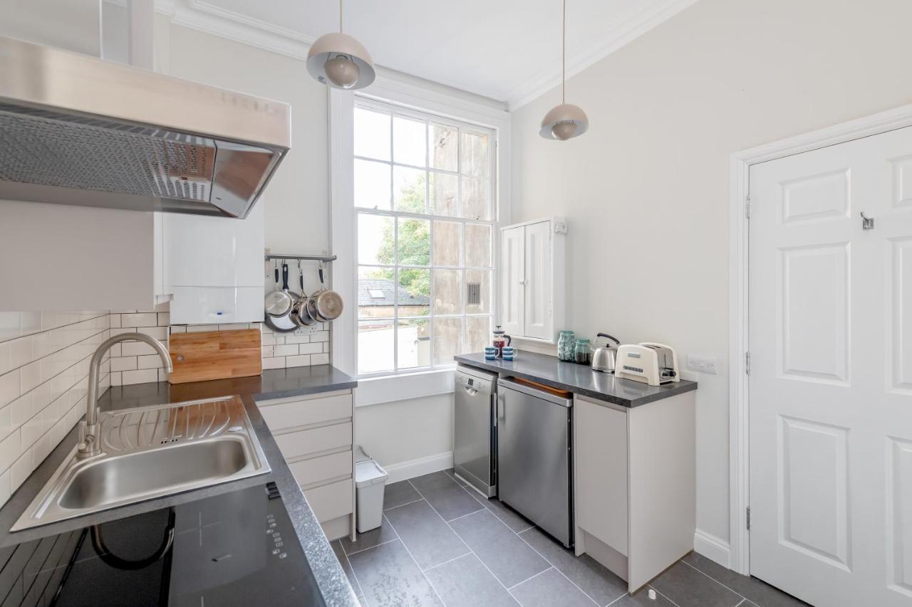 Spacious Maisonette With Parking - 10 Mins Walk From Bath Abbey - 2 Bed & 2 Bath Luaran gambar