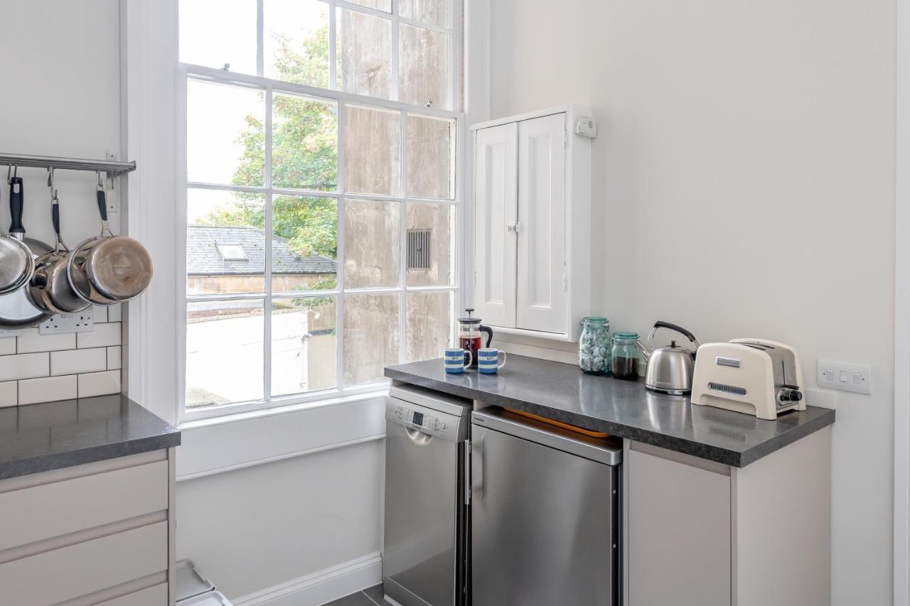 Spacious Maisonette With Parking - 10 Mins Walk From Bath Abbey - 2 Bed & 2 Bath Luaran gambar